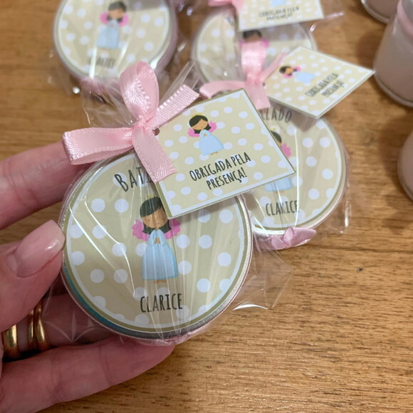 Lembrancinha com mini terço e oração do anjo da guarda