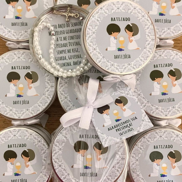 Lembrancinha com mini terço e oração do anjo da guarda