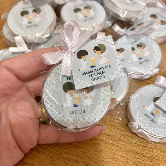 Lembrancinha com mini terço e oração do anjo da guarda