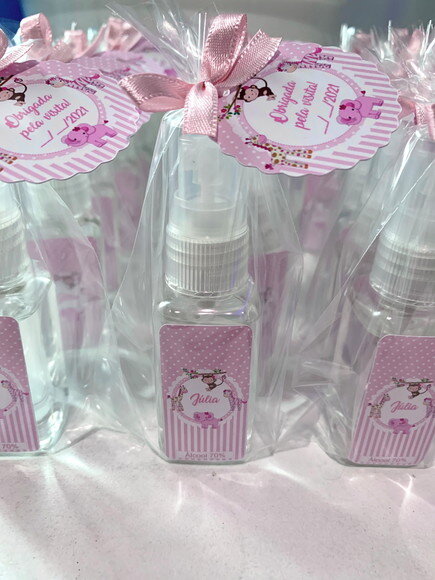 Álcool 70% Spray Lembrancinha maternidade Safari Rosa