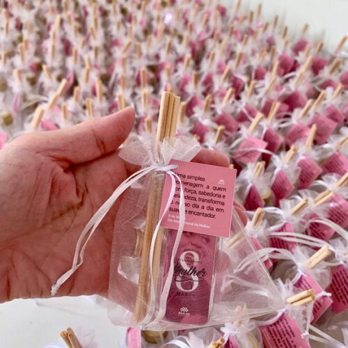 Brinde Corporativo Dia da Mulher Mini Aromatizador com Logo