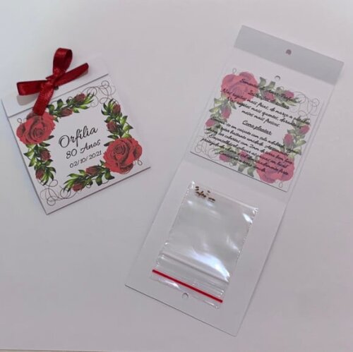 Lembrancinha 80 Anos Sachê Sementinha Floral vermelho