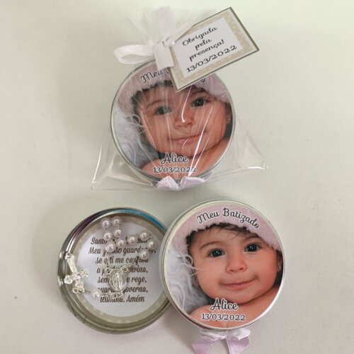 Lembrancinha com mini terço e oração do anjo da guarda
