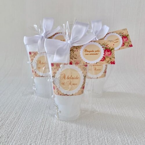 Lembrancinha Hidratante 90 Anos com Mini Terço