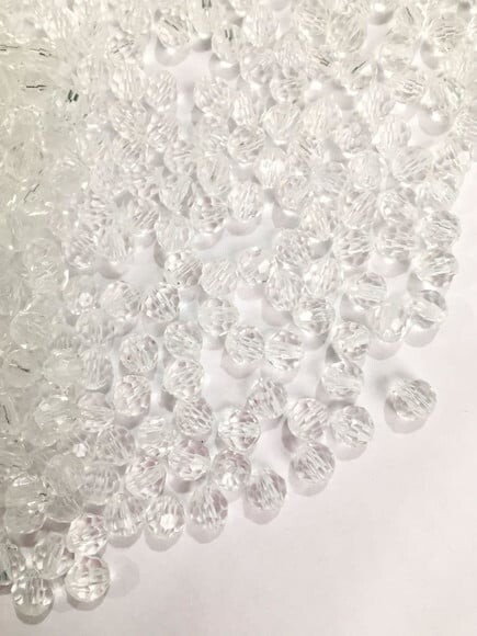 200 Gramas Contas de acrílico transparente 5mm