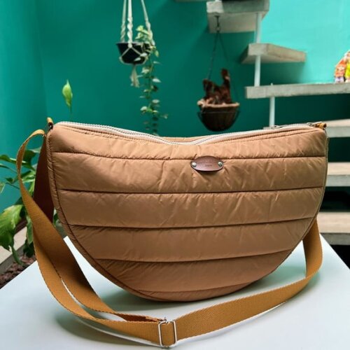 Bolsa Puffer Caramelo