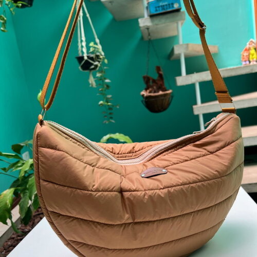 Bolsa Puffer Caramelo