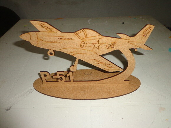 Avião P-51 a Laser