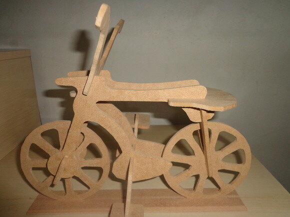 Bicicleta em mdf
