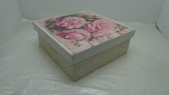 Caixa Decorada com Rosas