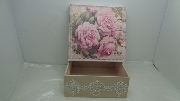 Caixa Decorada com Rosas