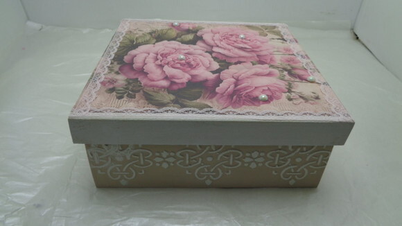 Caixa Decorada com Rosas