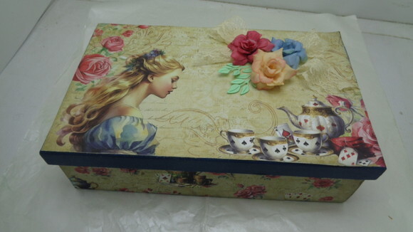 Caixa em mdf Decorada Alice