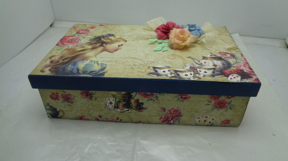 Caixa em mdf Decorada Alice