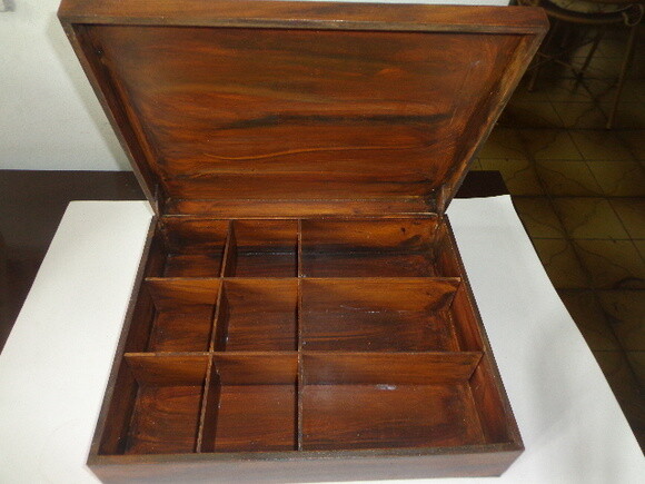 Caixa Porta Oculos e Relogios,