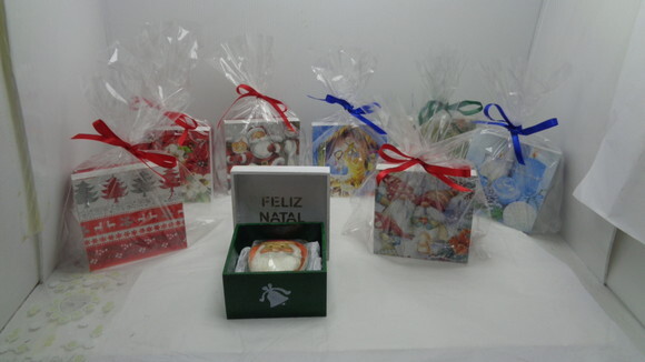 Caixas Natalinas com Sabonetes Decorados