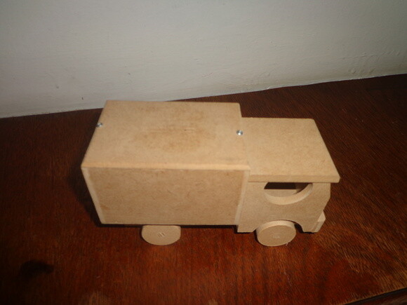Caminhão Cofre em mdf