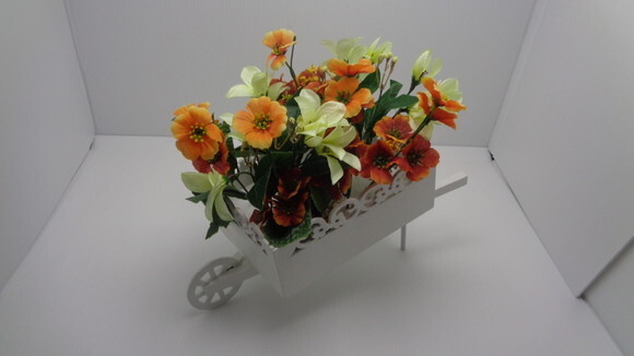 Carriola em mdf com Flores
