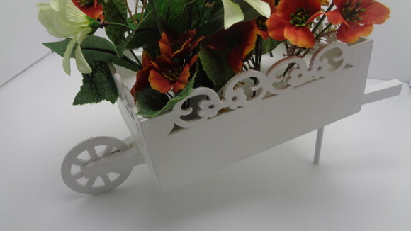 Carriola em mdf com Flores