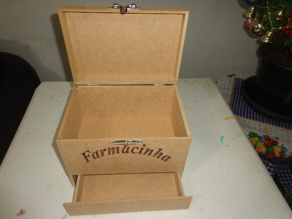 Farmacinha em mdf