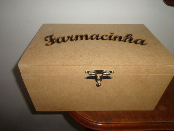 Farmacinha em mdf