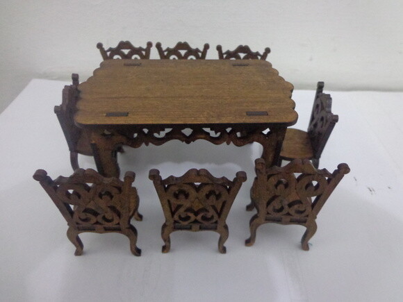 Mini Mesa com 4 Cadeiras --