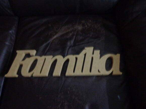 Palavra Família em mdf