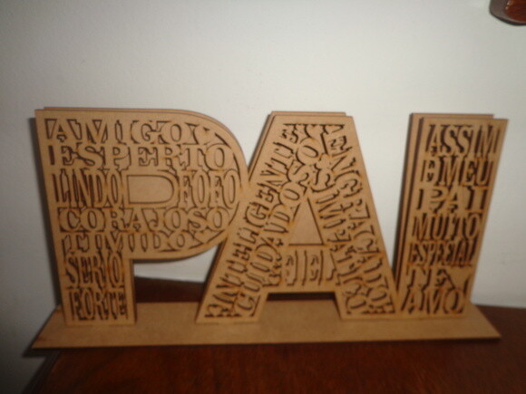 Palavra Pai em mdf