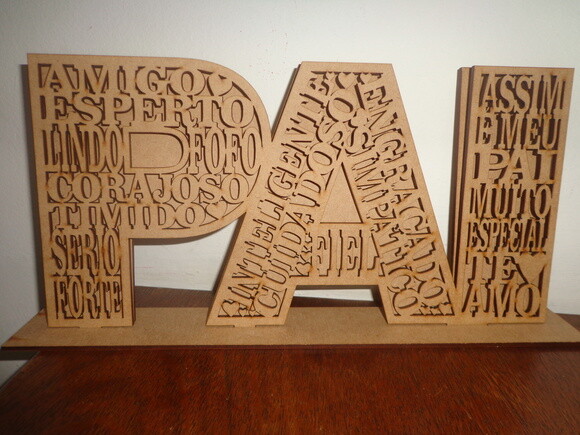Palavra Pai em mdf