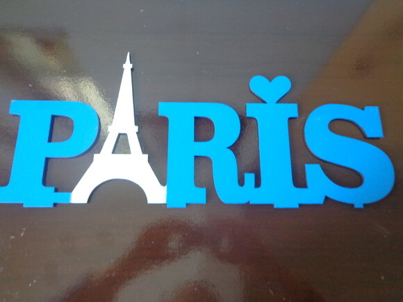 Palavra Paris em mdf