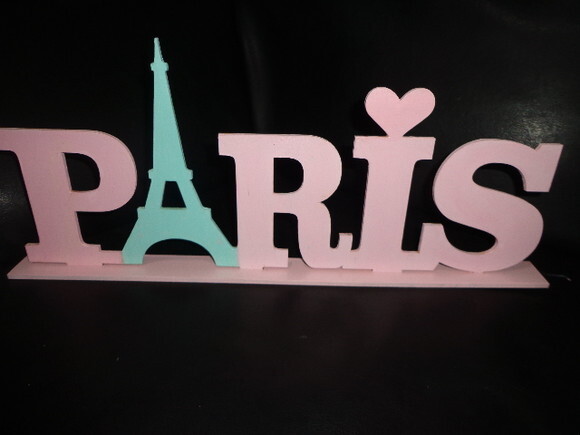 Palavra Paris em mdf