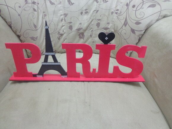 Palavra Paris em Mdf-45,00---