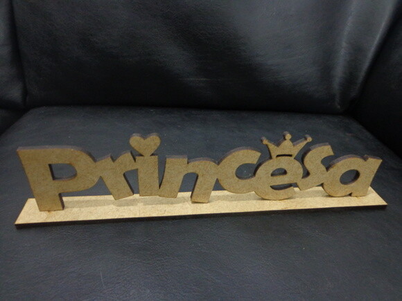 Palavra Princesa em mdf