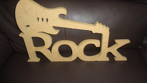 Palavra Rock em mdf Cru
