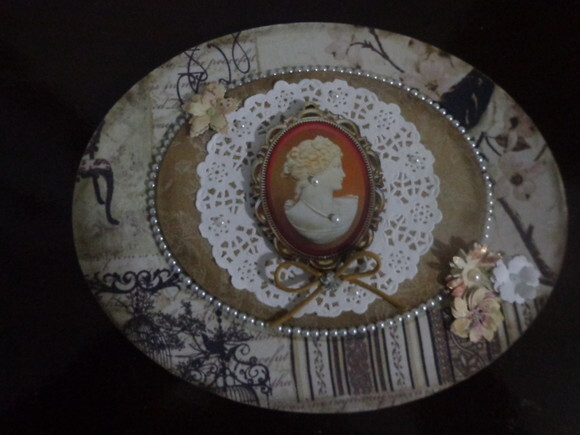 Placa Decorativa Camafeu