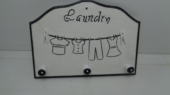 Placa Lavanderia com Pitons para Pendurar