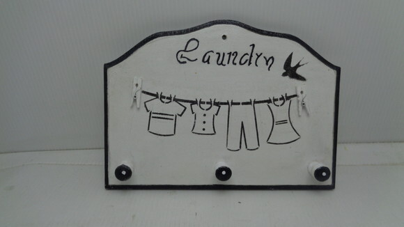Placa Lavanderia com Pitons para Pendurar