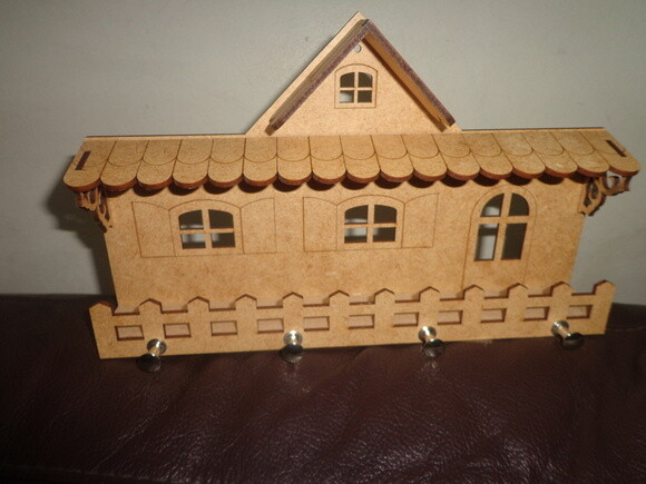 Porta Chaves e Casa a Laser