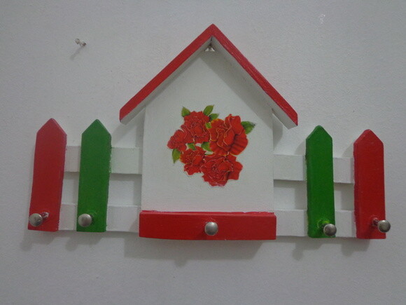 Porta Chaves ou Toalhas -