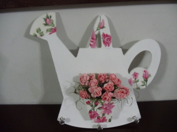 Porta Chaves Regador Florido
