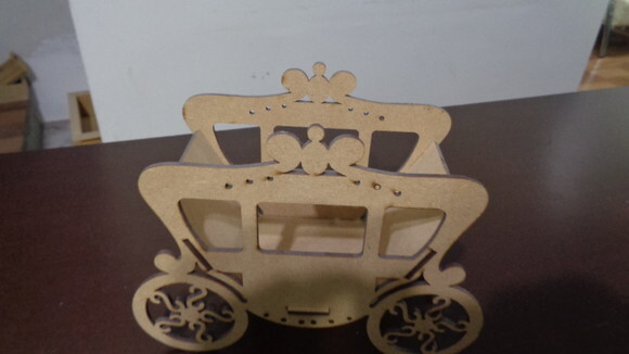 Porta Lapis ou Enfeite de Mesa, Carruagem-