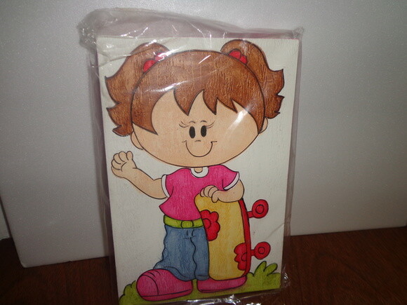 Quadro em mdf Garota com Skate