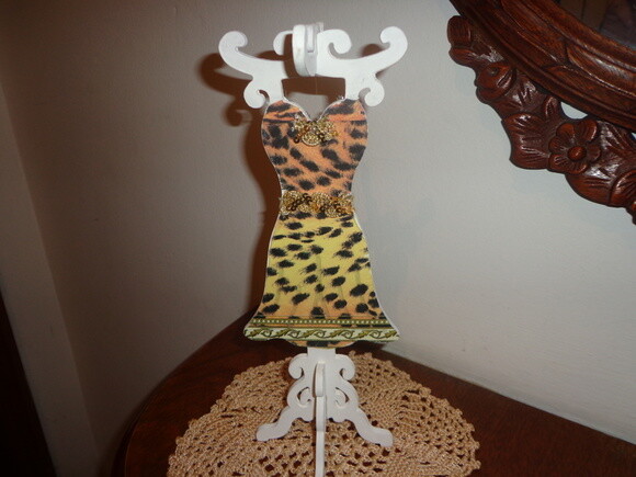 Vestido no Mancebo em mdf