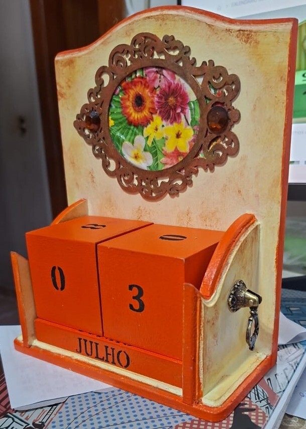 Calendário de Mesa Decorado