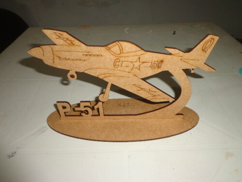 Avião P-51 a Laser
