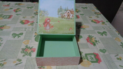 Caixa Chapeuzinho Vermelho-black Friday-29,90