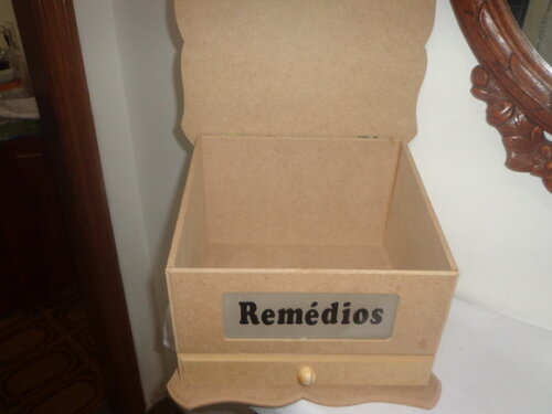Caixa de Remédios com Vidro-black Friday