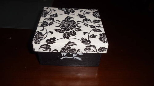 Caixa em mdf Branco e Preto