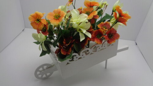 Carriola em mdf com Flores