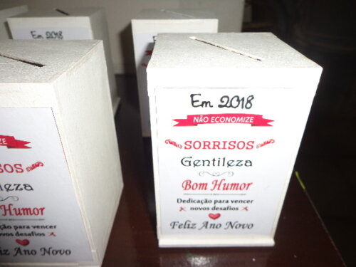 Cofrinho em mdf com Inscrições